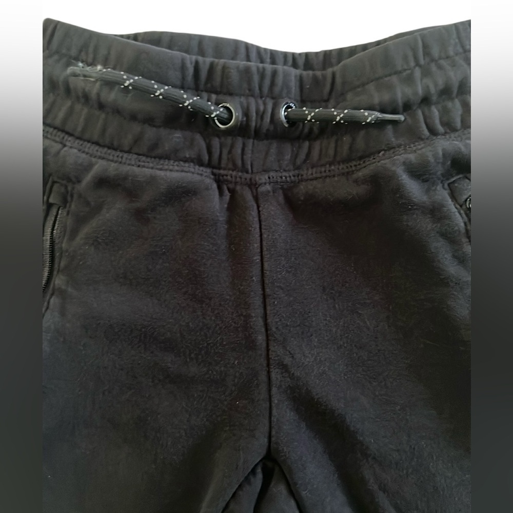 GapFit Boys Black Athletic Shorts - Picture 6 of 9
